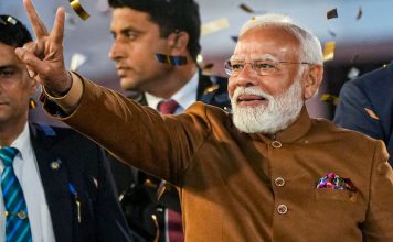 शॉर्ट सर्किट … दिल्लीच्या विजयानंतर आपवर पंतप्रधान मोदींचा ‘एएएए’ हल्ला