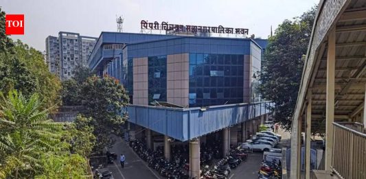 PCMC कायदा पॅनेल निविदा अटींवर नियंत्रण शोधत आहे, वादाला तोंड फुटले आहे