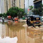 वाढत्या किंमतीमुळे पावसाळ्यातील अडचणींमध्ये भर पडत असल्याने पावसाने ग्रासलेले पुणे अधिक पैसे मोजते